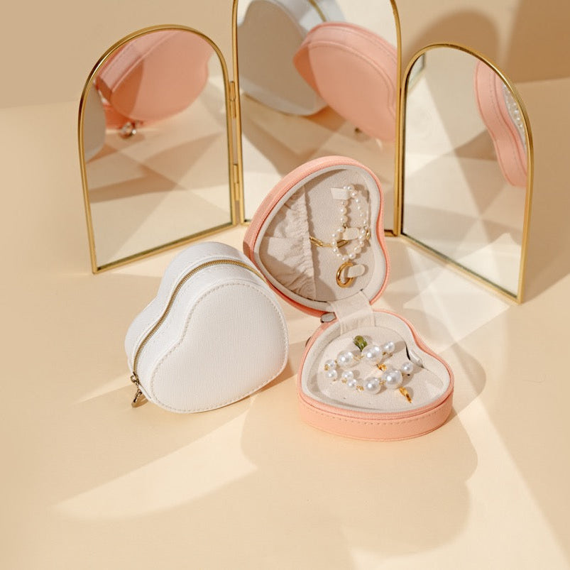 CAYENNE | Heart Shaped Portable Jewelry Box