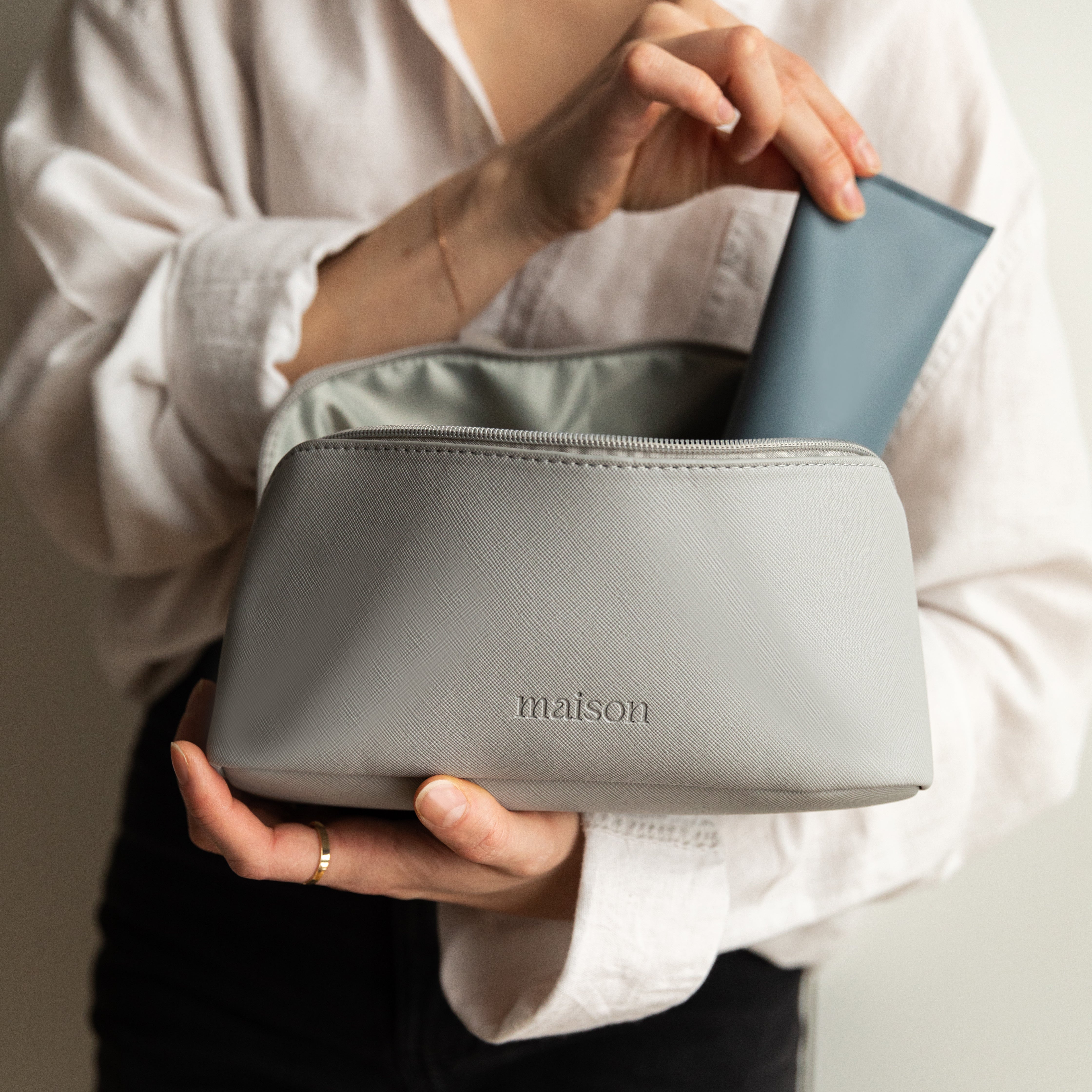 SALY | Expandable Travel Makeup Bag